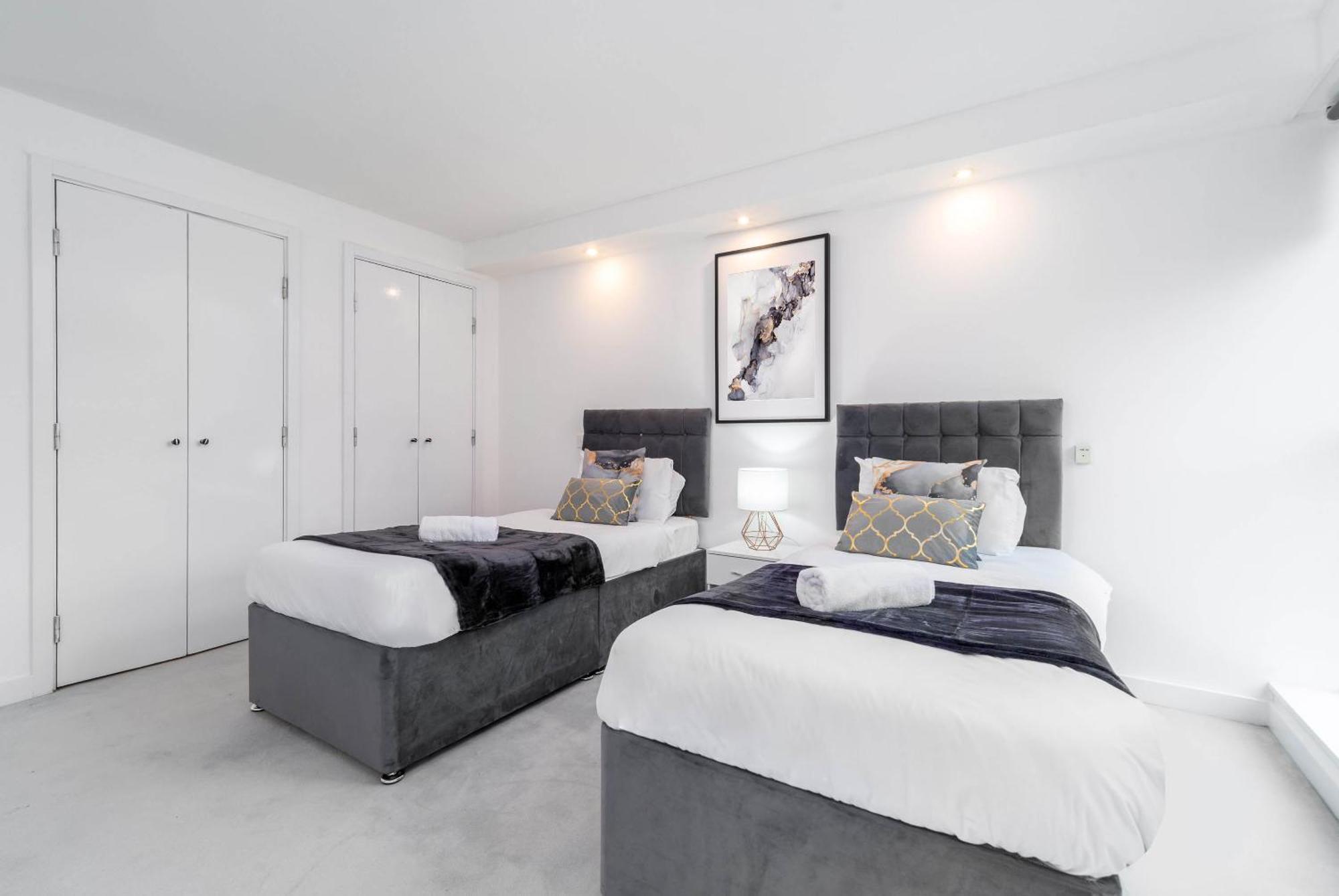 Centre - 2 Bedroom - Rated - 97q Birmingham