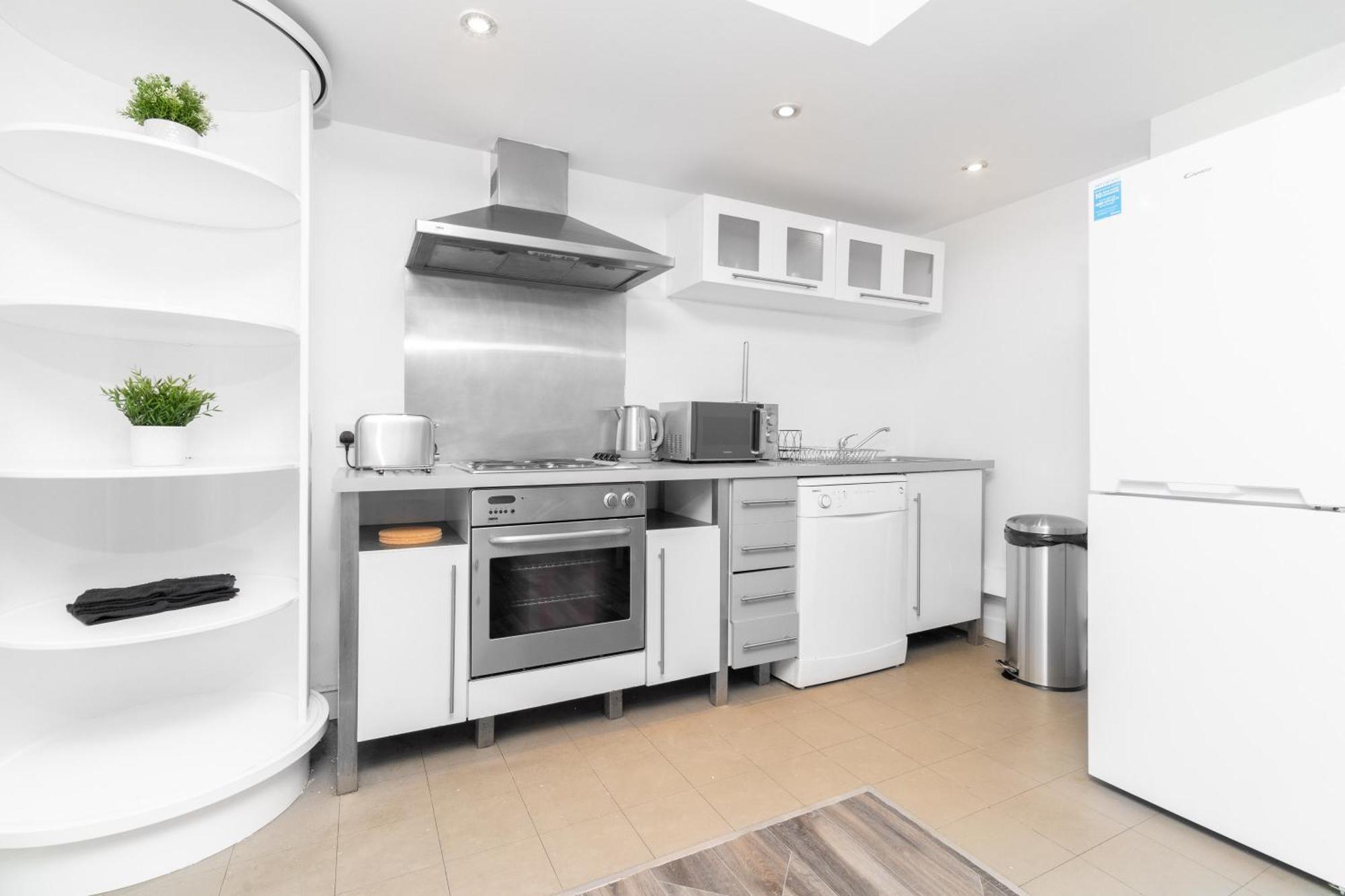 Centre - 2 Bedroom - Rated - 97q Apartment Birmingham