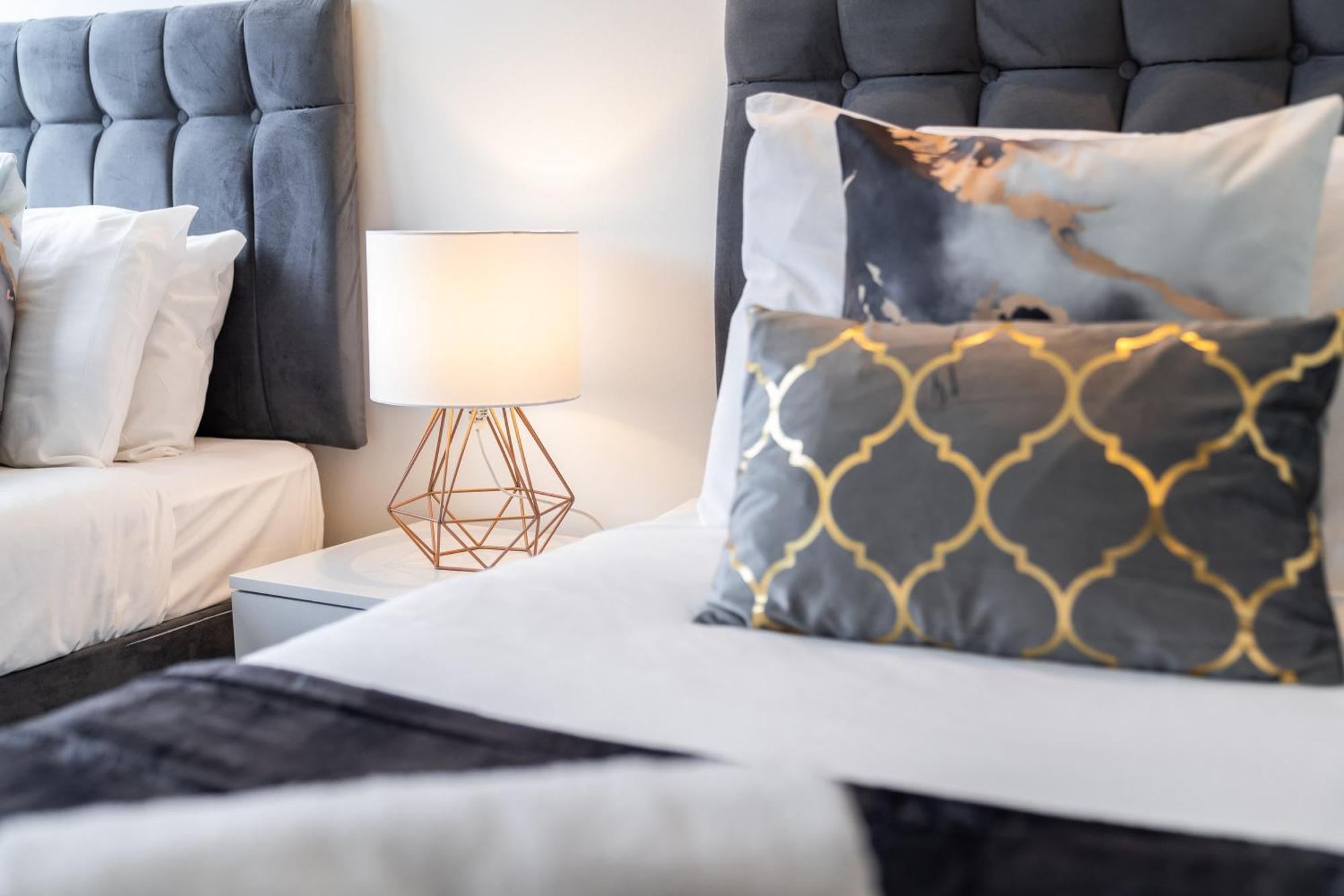 Apartment Centre - 2 Bedroom - Rated - 97q *