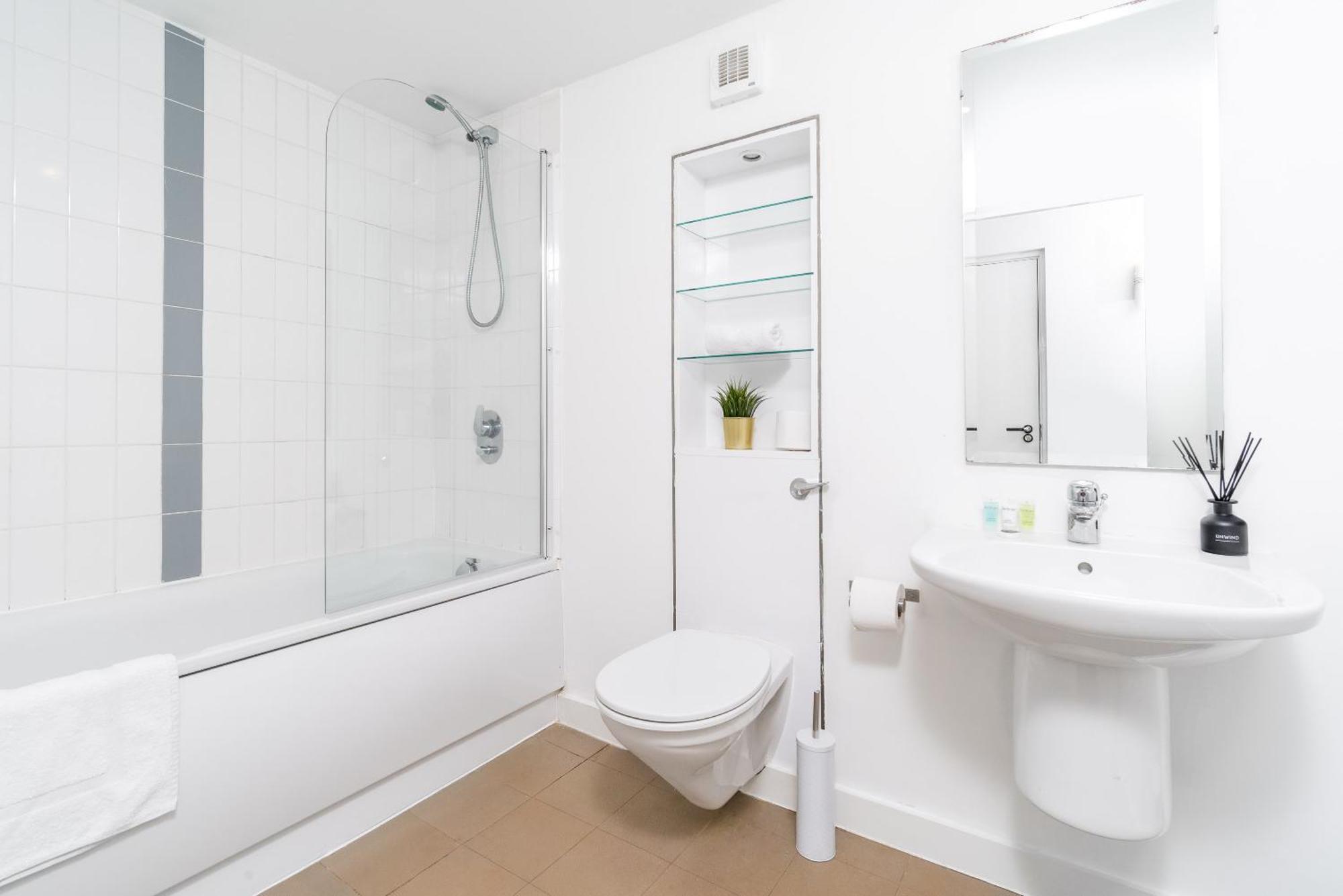 Centre - 2 Bedroom - Rated - 97q Apartment Birmingham