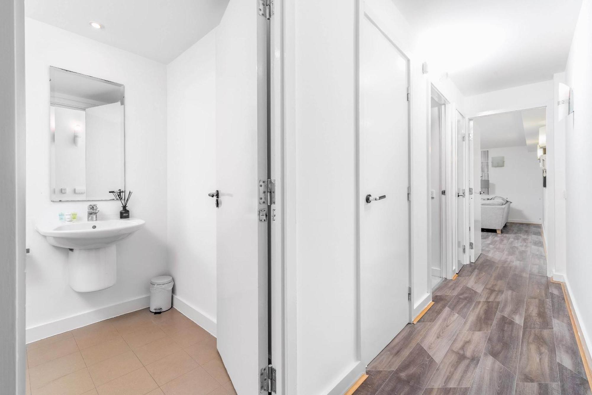 Centre - 2 Bedroom - Rated - 97q Apartment