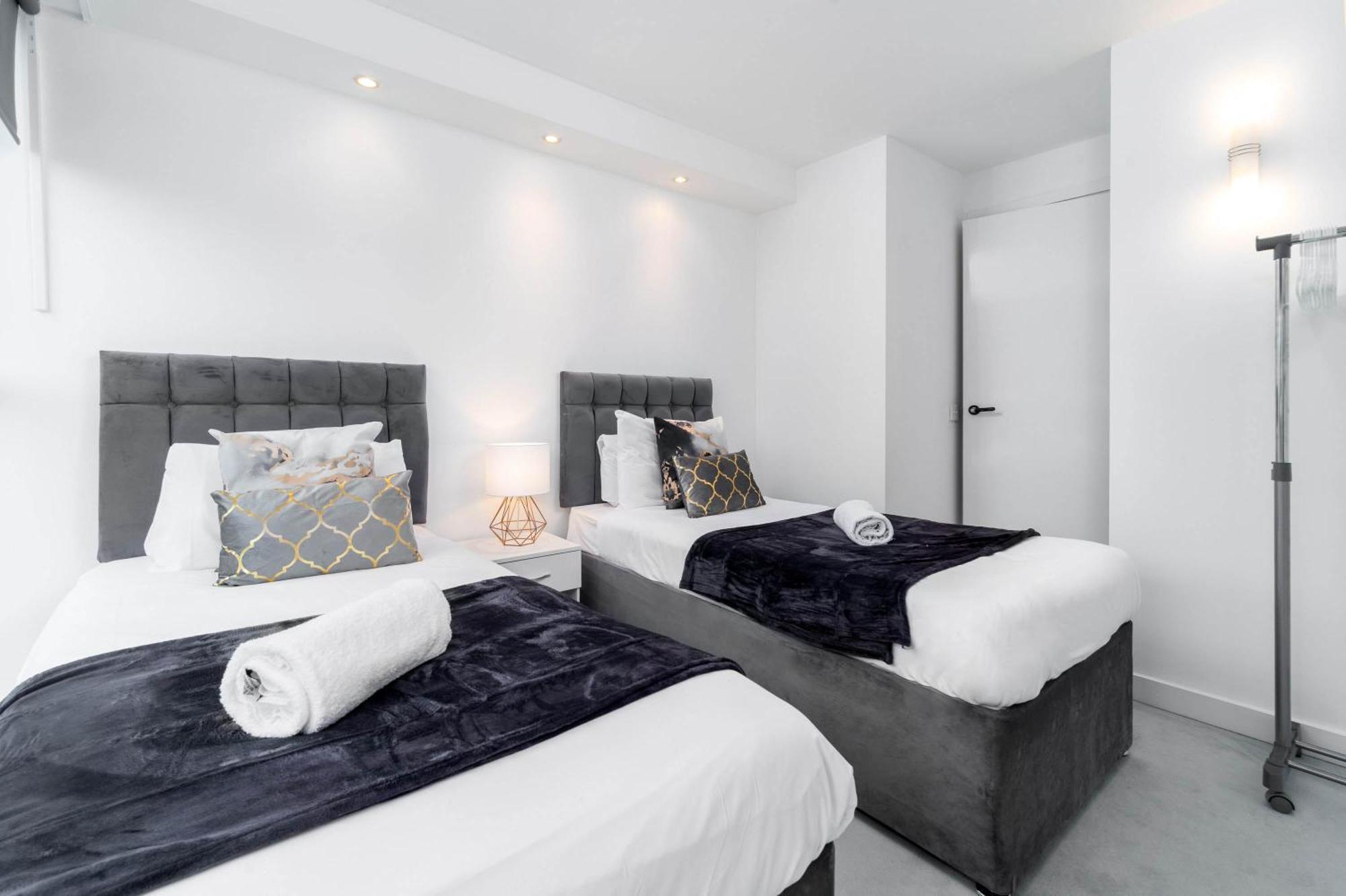 Apartment Centre - 2 Bedroom - Rated - 97q *